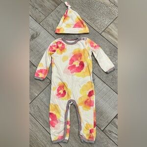 Burt's Bees 🐝 Baby Girl  Footie Sleeper Pajamas with Matching Hat Size 6-9 M